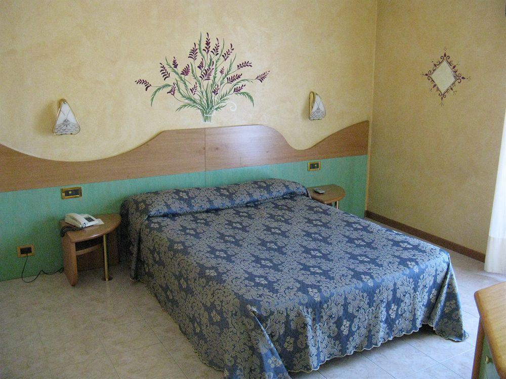 Hotel Faro Montichiari Exterior photo