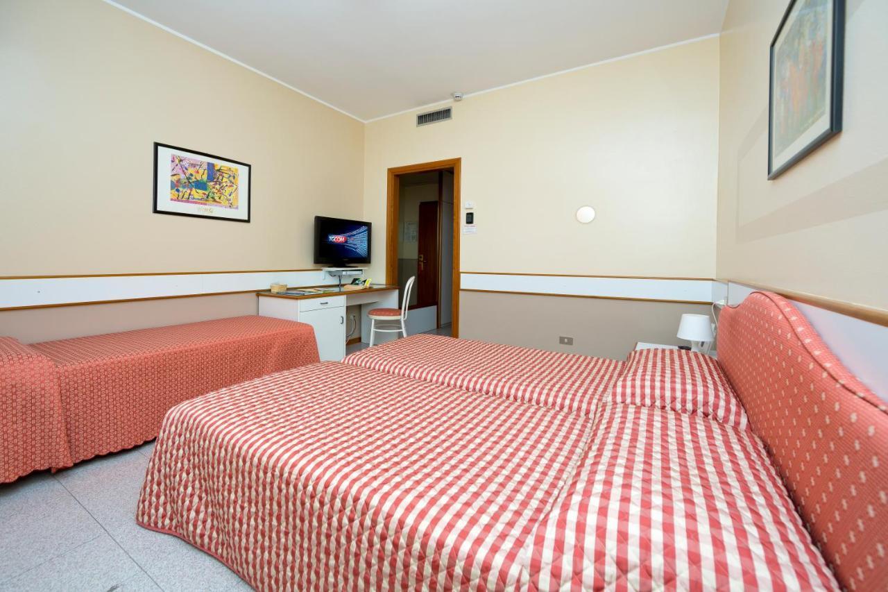 Hotel Faro Montichiari Exterior photo