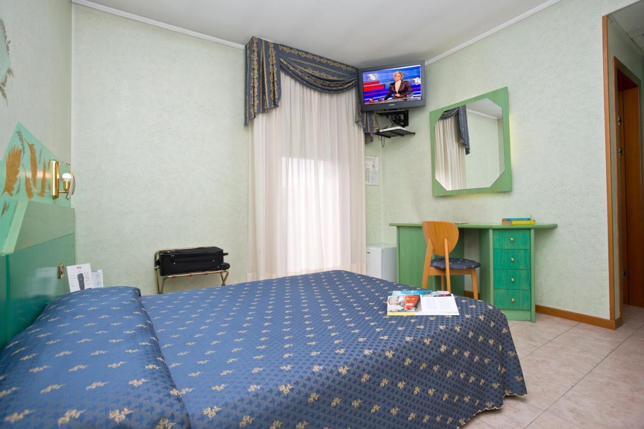 Hotel Faro Montichiari Exterior photo