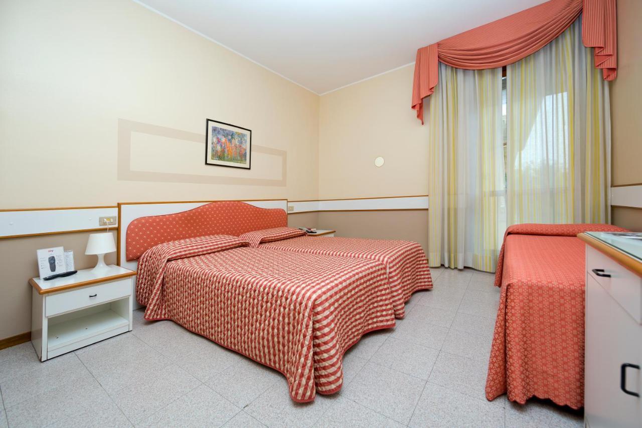 Hotel Faro Montichiari Exterior photo